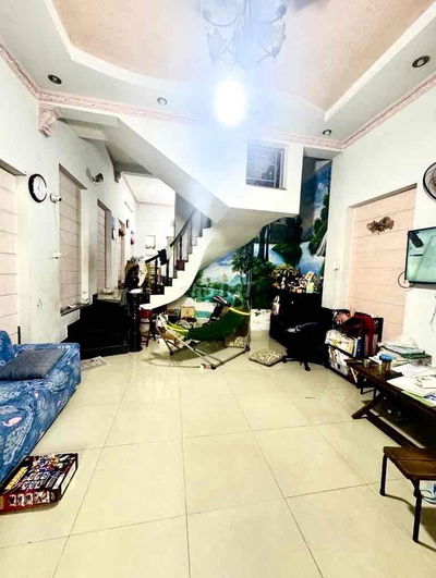 Nhà đẹp giá rẻ 2 tầng BTCT liền kề Lã Xuân Oai chỉ 6.2 Tỷ