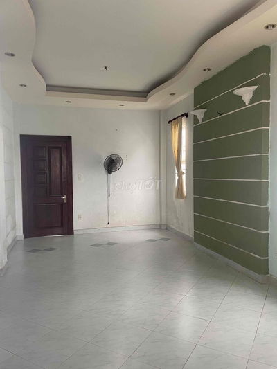 Phòng trọ giá tốt 30m2 CMT8 gần chợ Hoà Hưng