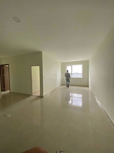 Cần cho thuê căn hộ 79m 2pn giá 10tr .