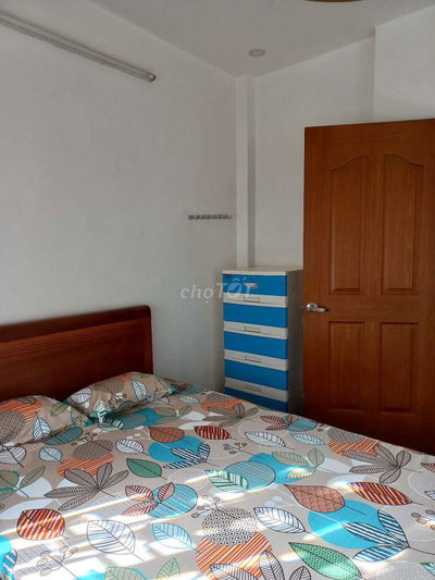 CHO NỮ Ở GHÉP CHUNG CHỦ