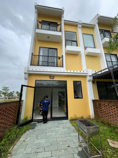 HIẾM NHẤT TẠI NAM HỘI AN CITY - Bán hàng nhà 3 tầng căn kẹp cống Nam HA City
