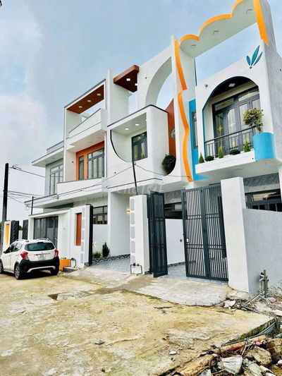 Bán Nhà SHR - Gần Chợ Hưng Long..DT 99mv...Dãy 3 Căn Vừa Xây Xong.