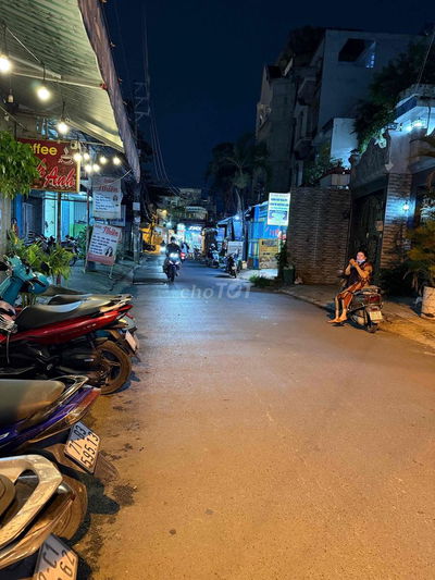 bán căn nhà cách mặt tiền phan huy ích 30m.đường rộng 10