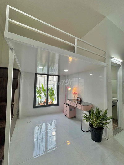 Thuê căn hộ duplex ban công gần UEF, Chợ Thị Nghè full nội thất