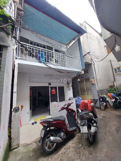 Bán nhà dô ở liền  trệt +lầu vị trí cực đẹp