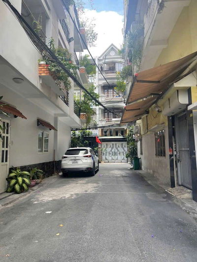 . Nguyễn Đình chiểu. F5. Q3. DT: 5,6x13m. CN: 70m. 3 tầng giá 13,8 tỷ