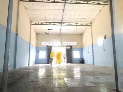 KHO ĐẸP TRẦN CAO, CÓ 2PN , THÍCH HỢP LÀM KHO HÀNG, MAI , CẮT.....