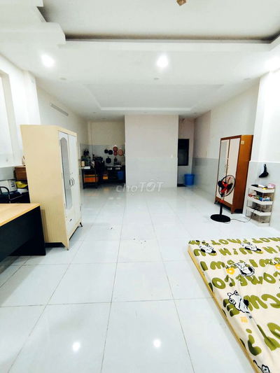 Mình còn trống phòng 40m2 cần cho thuê