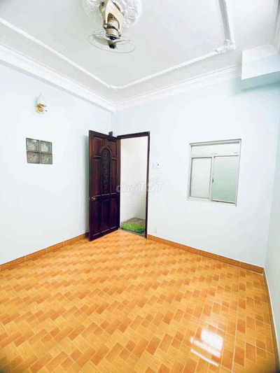 Phòng có cửa sổ giá rẻ giờ tự do