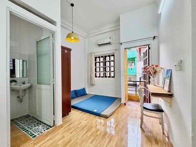 phòng trọ đầy đủ nội thất view ban công cực rộng thoải mái ở 2-3 nguoi