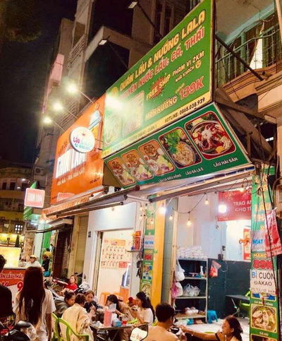 Mb kinh doanh ngay đèn xanh đỏ. Dt 4x14m vỉa hè rộng. Chỉ 14tr