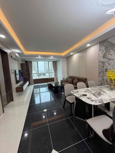 Cho thuê nhanh 3PN The Manor full nội thất mới xịn, view lung linh