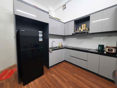 BÁN NHÀ GẦN CHỢ MỚI, 2 TẦNG K HOÀNG DIỆU , 5 Pn SẴN DÒNG TIỀN 15TR/th