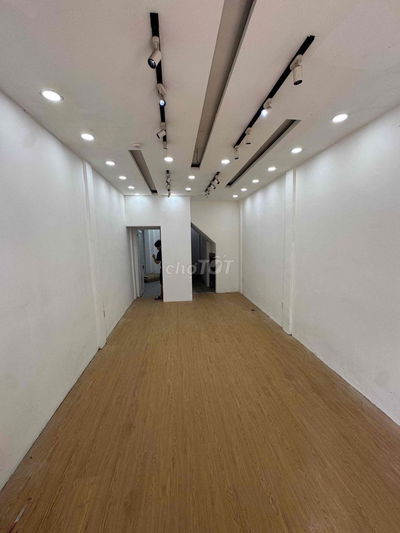 CHO THUÊ NHÀ MẶT TIỀN ĐẸP – VỊ TRÍ TRUNG TÂM Q.10 - KDTD, CHDV