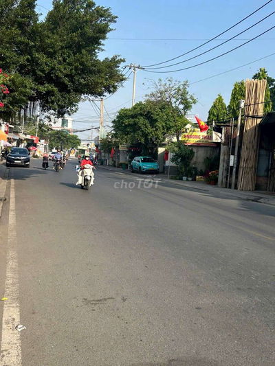 Nhà Mặt Tiền Trần Thị Năm, Quận 12. 8m x 9m.Đúc 2 Lầu. Sổ hồng chấm mè