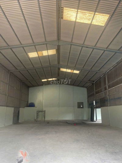 CHO THUÊ KHO,XƯỞNG SX 580M². Đ LÊ TRỌNG TẤN