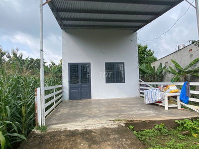 BÁN LÔ ĐẤT Ở TAI NÔNG THÔN CÓ NHÀ,ĐIỆN NƯỚC ĐẦY ĐỦ,DÂN CƯ Ở ĐÔNG ĐÚC