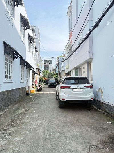 HẺM ÔTÔ-4 TẦNG(4,5×22)-6PN- SẴN HĐT 30TR/ THÁNG-TRẦN THÁI TÔNG P15 TB