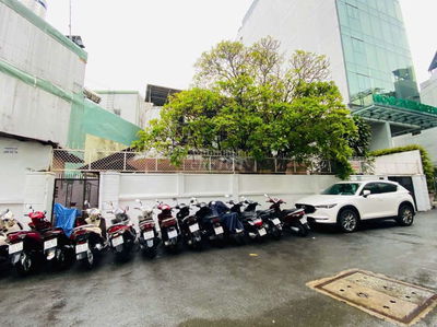 Nguyễn Văn Trỗi, Phú nhuận. Dt 20×30, 2 lầu.