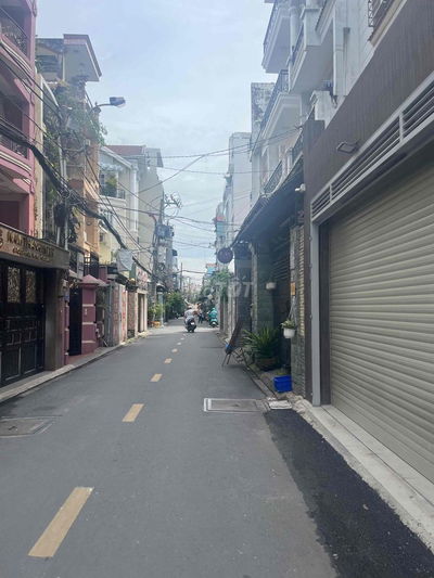 Xe hơi vào nhà - Khu Vip Đệ Nhất - Hẻm thông - Nhà đẹp 4Pn - 50m2