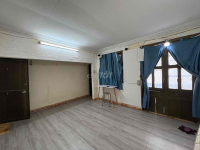 cho nữ thuê phòng