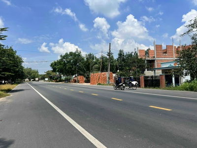 Bán Gấp 300m2 Thổ cư đường DH604 32m thông ngay KCN Mỹ Phước 2,3