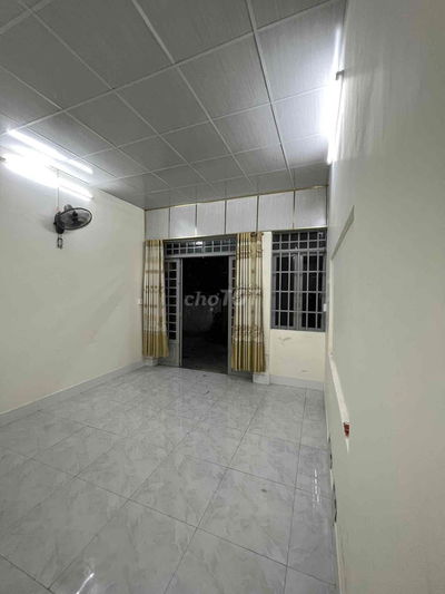 CHO THUÊ NHÀ NGUYÊN CĂN GIÁ 8tr trung mỹ tây .gần cầu vược QUAN TRUNG