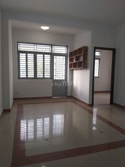 Chung cư 312 Lạc Long Quân 65m2 2PN 2WC P5 Quận 11 2,9 tỷ