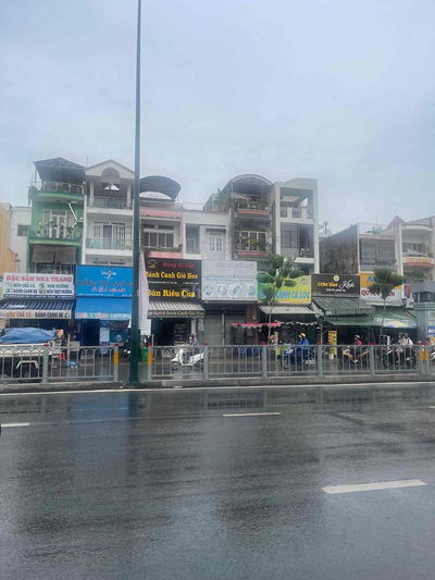 Chuyển về Bắc cần bán nhà mặt tiền Dương Quảng Hàm