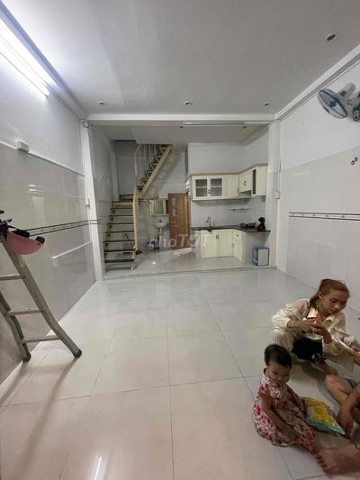 cho thuê nhà mới, có nội thất cơ bản giá còn bớt