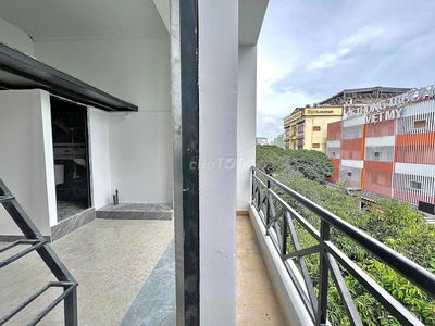 ⚜️Cho Thuê Duplex Ban Công Cửa Sổ Trời Ngay Khu Phan Xích Long