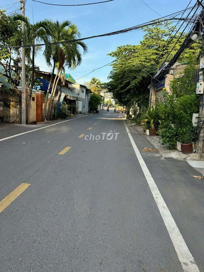BÁN ĐẤT MT NGUYỄN VĂN LINH,TÂN PHÚ QUẬN7.DT1100M2(35X31,4)GIÁ 110