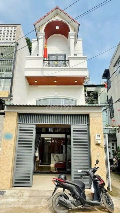 Bán nhà 3 tầng Lê Văn Việt - Thủ Đức, 65m2 Giá chỉ 4,5 tỷ