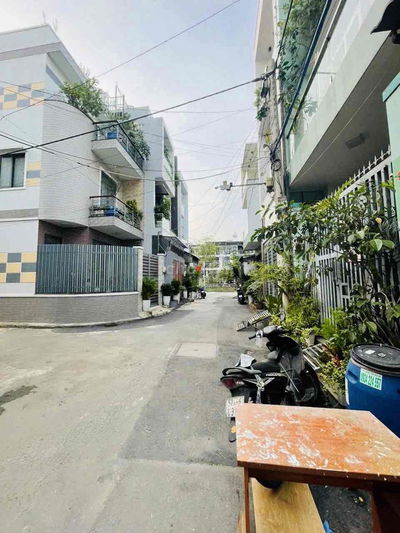 nhà lầu hẻm ô tô đường cây keo. sát bên chung cư sunview tam phú.