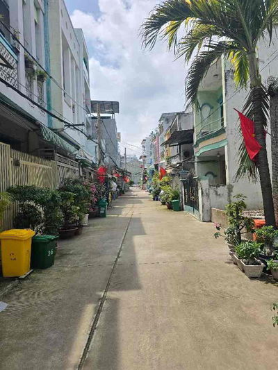 Bán nhà 3 tầng- 4 x 16- hẻm 5m- giá 6,3 tỷ- Nam Hùng Vương an lạc BTân