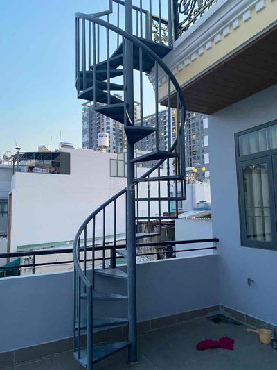 bán nhà hẻm tại phường 1 quận 6 gần trường cấp 1,2 có vài trăm mét ,