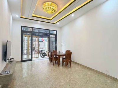 Nhà 3 tầng 64 m² hai mặt kiệt ô tô 6m, Đông Nam, sạch sẽ ở ngay.