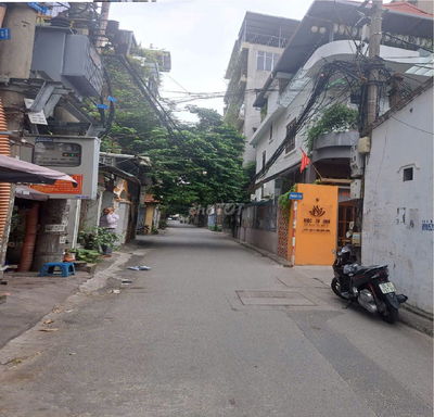 Nhà ngõ 31 phố Trần Quốc Hoàn. Dt 80m x 3.5 tầng căn góc, đường rộng