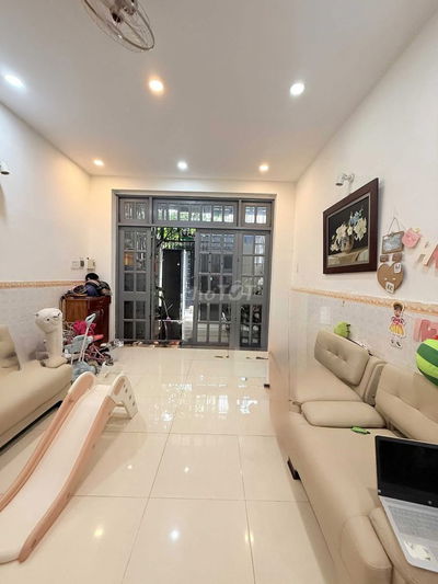 Nhà bán cách nguyễn văn khối 30 m