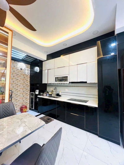 BÁN NHÀ GẦN VINHOMES Q9