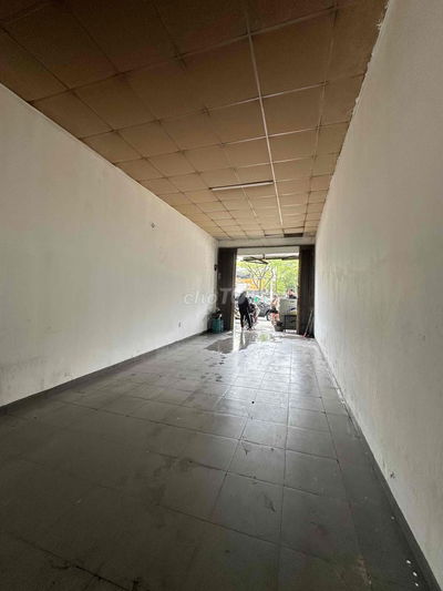 NGUYÊN CĂN MẶT TIỀN ĐƯỜNG NGUYỄN HỮU THỌ, VỊ TRÍ ĐẮC ĐỊA.