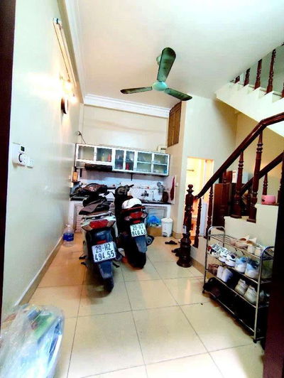 BÁN NHÀ DÂN XÂY 4TẦNG 2ty 985tr Phố  Thịnh Liệt Hoàng Mai