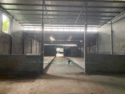 cho thuê kho xưởng diện tích 900m2 giá rẻ