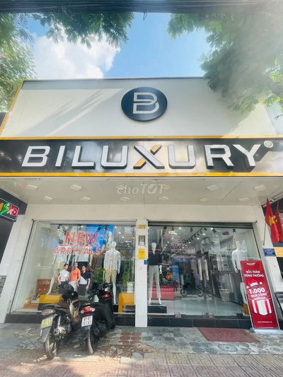 Cho thuê nhà mặt tiền 477 đường Nguyễn Thị Thập, Quận 7. DT: 10x30m