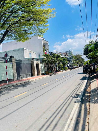 NHÀ 2 TẦNG LINH ĐÔNG NGAY PHẠM VĂN ĐỒNG - CÓ GARA Ô TÔ - 96M2 7.65 Tỷ