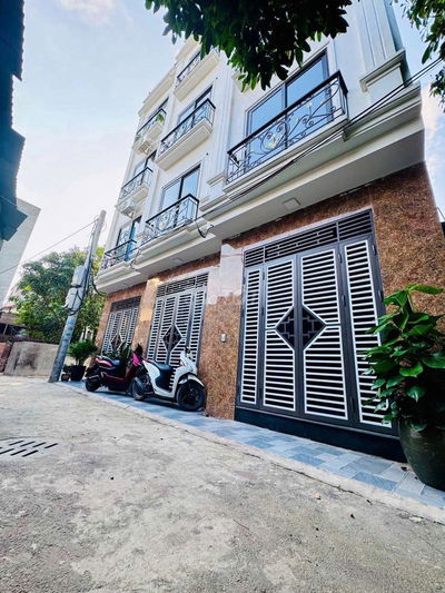 Bán nhà biên giang 35m 5 tầng 4.3 tỷ căn góc ô tô đỗ cửa