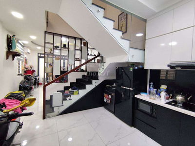 Gấp bán nhà bình thanh 4 tầng, gần bv gia định
