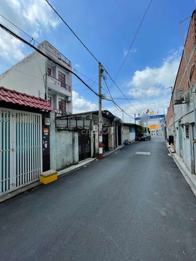 BÁN NHÀ ĐẸP, HẺM XE HƠI, TRẦN THỊ NĂM QUẬN 12, DT 94 M², (3.6 × 26)