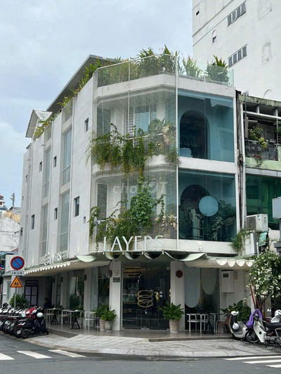 SPA - Tiệm nail góc 2mt Trần Nhật Duật, Q1. Dt: 10x4m, Kc: trệt 2 lầu