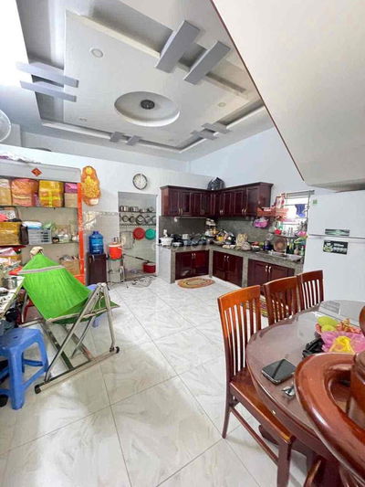 Mặt tiền đường Quận Bình Tân giáp Tân Phú